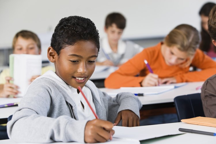 Muchos niños tienen dificultades para distinguir los adverbios.
