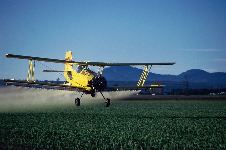 La fumigación es uno de los tipos más peligrosos de vuelos de aviación.