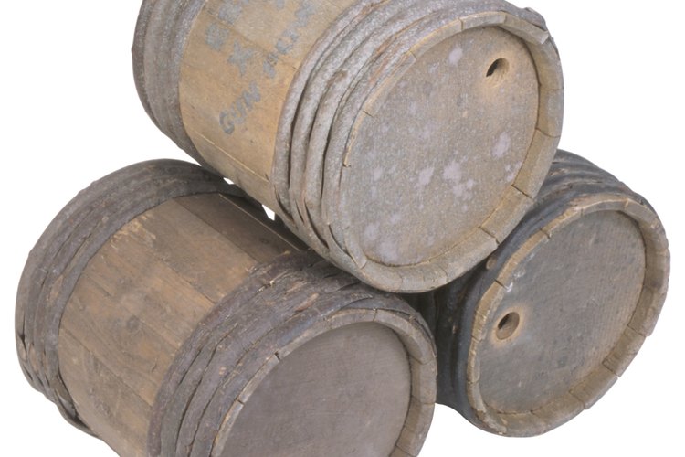 Barriles de madera para productos al mayor.