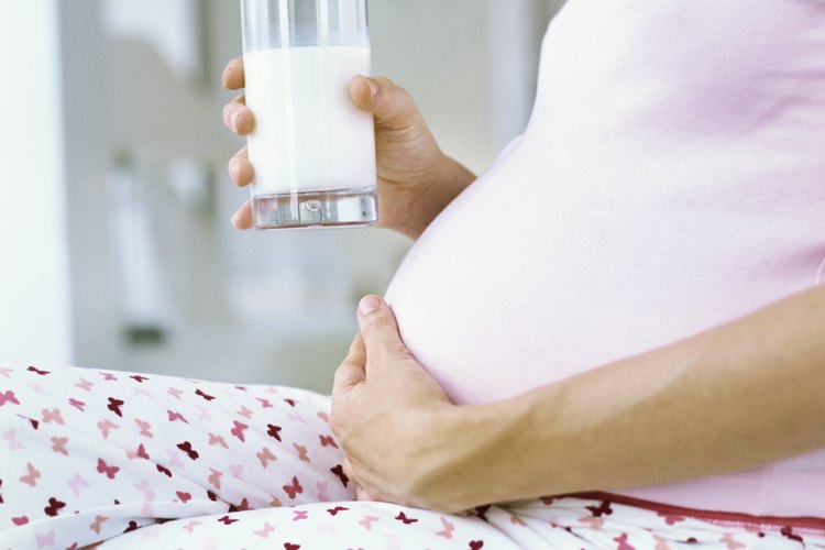 La leche es buena fuente de nutrición durante el embarazo.
