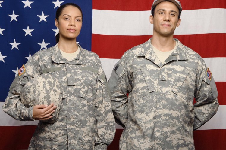 Los divorcios militares se rigen tanto por el gobierno estatal como el federal y, debido a esto, pueden dar lugar a muchos problemas complejos.