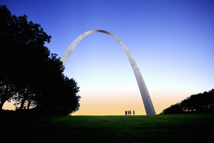 El Gateway Arch es una de cuatro estructuras de acero famosas.