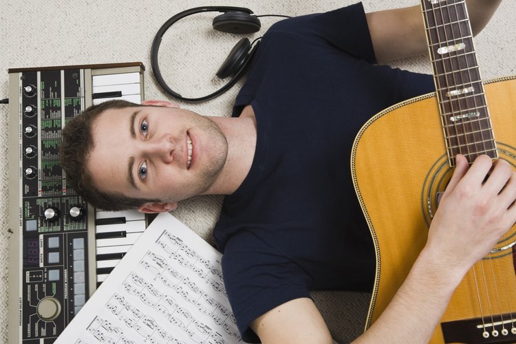 Todo lo que debes hacer es asignarlas a las partes musicales correctas.