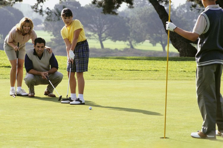 Las familias encontrarán una variedad de actividades cerca de Social Circle, como golf y juegos de interior.