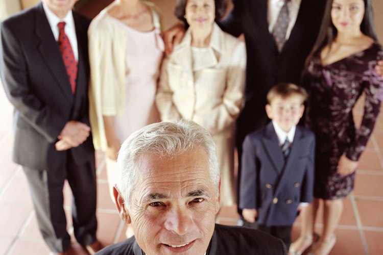 Considera los intereses y necesidades de tu sacerdote a la hora de seleccionar un regalo.