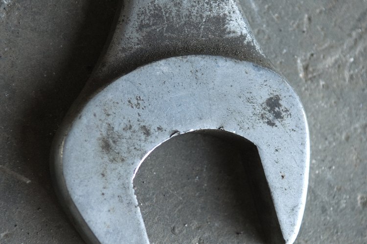 El milímetro es igual a 0,001 metros, haciendo una llave de 15 mm 0,015 o de un metro de ancho.