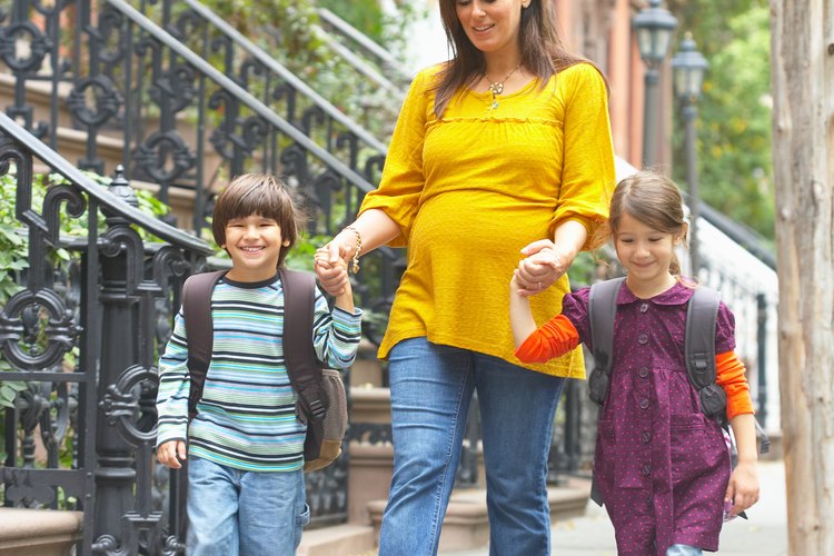 Elige una mochila que sea apropiada para la edad de tu niño.
