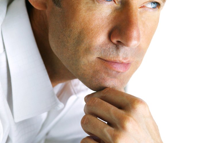 Haz tu investigación sobre los tratamientos para la pérdida de cabello antes de comprometerte con un procedimiento costoso.