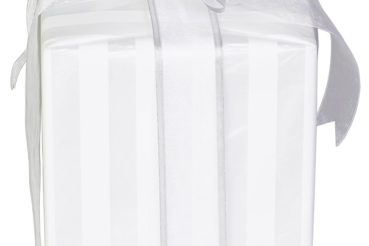 La madre de la novia podría combinar el regalo de boda con el de la despedida de soltera.