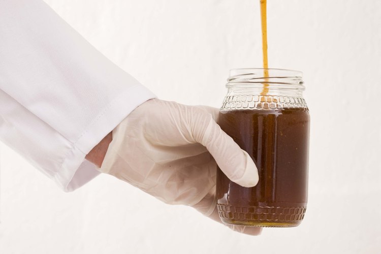 La miel, el aceite de oliva y el jugo de limón funcionan como un excelente limpiador facial.