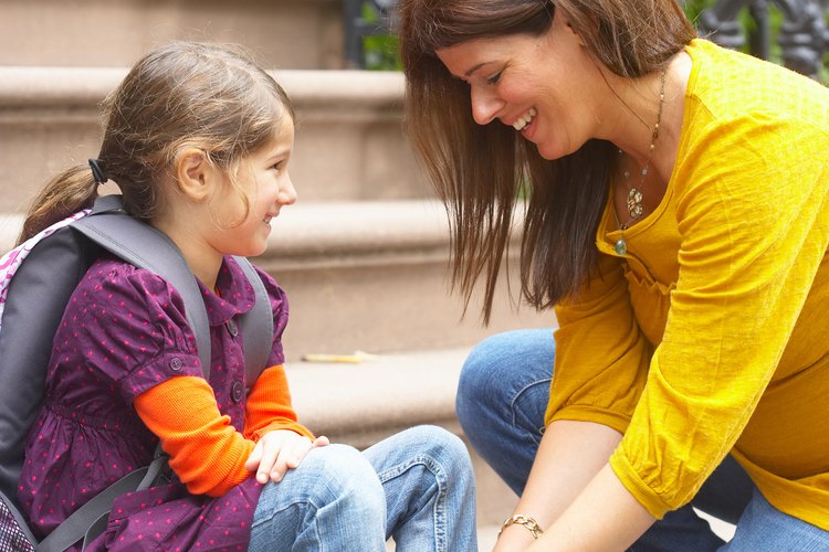 Averigua por qué tu hijo se niega a ir a la escuela y aborda el problema directamente.