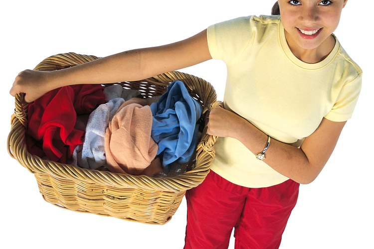 Los adolescentes pueden ayudar a que la casa sea más organizada.