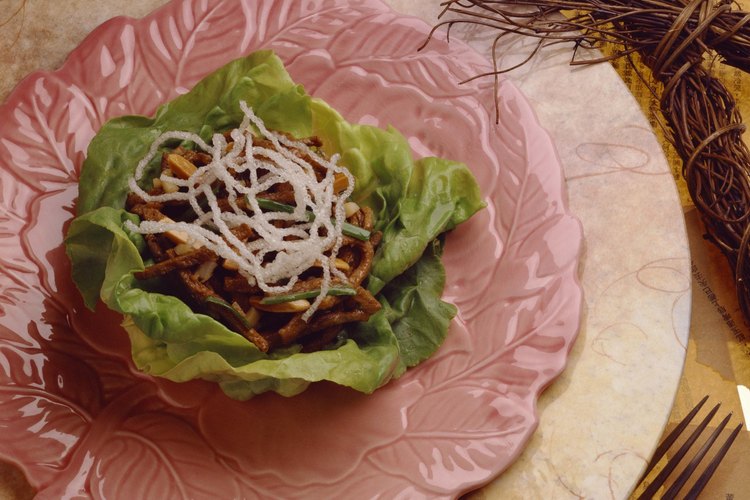 Los fideos de cristal pálidos delicados no siguen el mismo método de preparación que otras pastas.