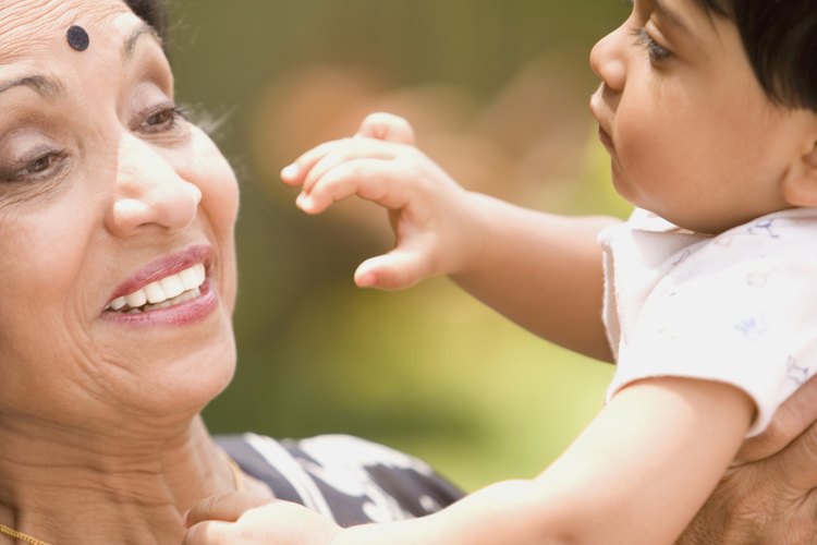 Como otras culturas, los hindúes quieren lo mejor para sus hijos.
