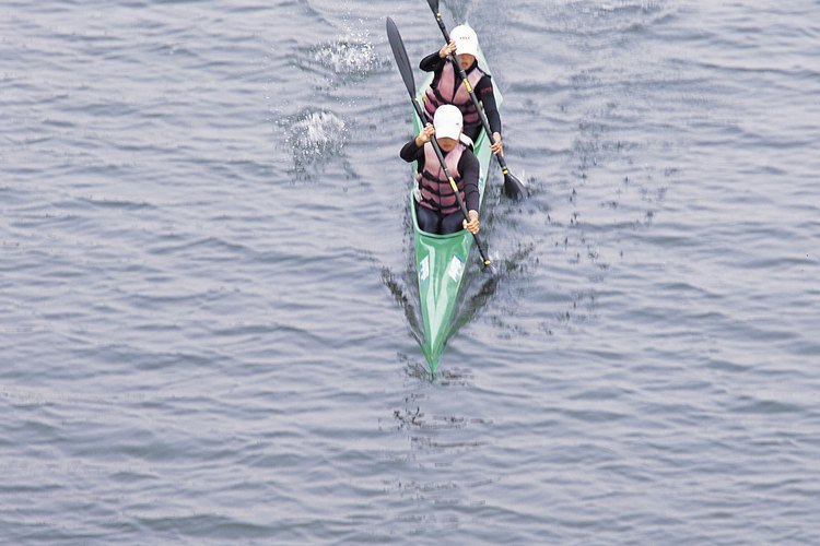 El norte de Georgia ofrece opciones para navegar en kayak, desde lagos tranquilos hasta aguas bravas.