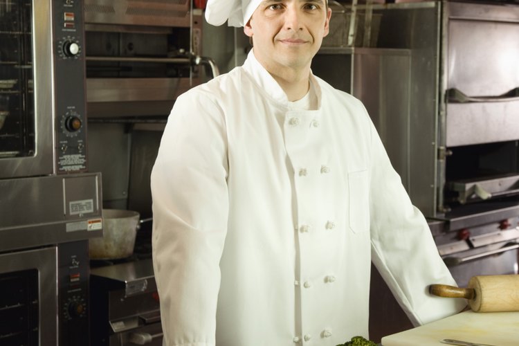 Mantener el uniforme de un cocinero limpio requiere algunos cuidados.