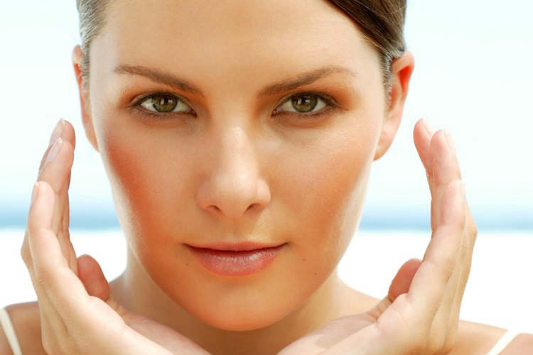 El peinado adecuado puede mejorar la forma del rostro y la cabeza completa.