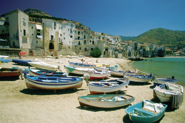 Sicilia tiene playas rocosas increíbles.
