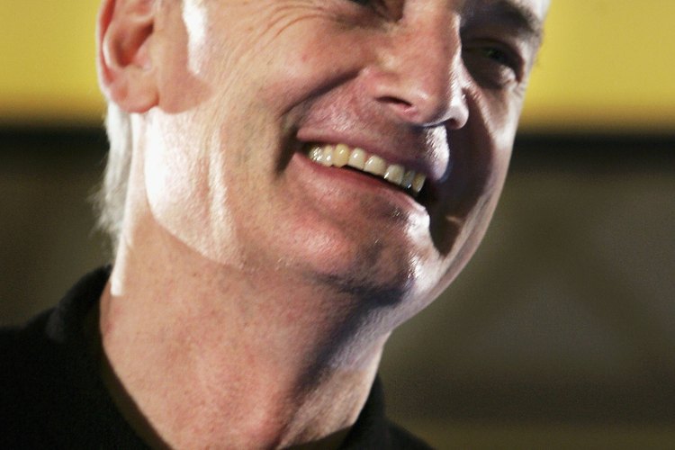 James Dyson comercializa sus aspiradoras sobre la base de que no pierden succión a medida que el depósito de polvo se llena.