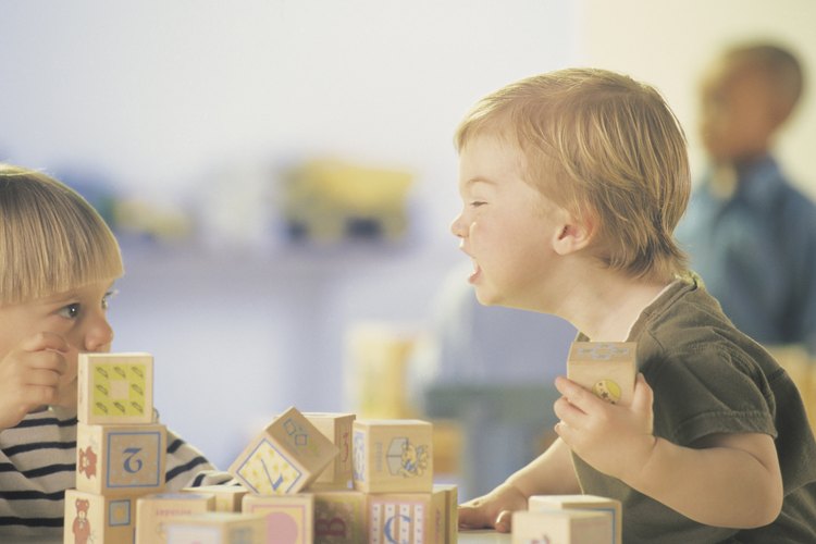 Los niños pequeños suelen actuar en base a sus emociones sin pensar en las consecuencias.