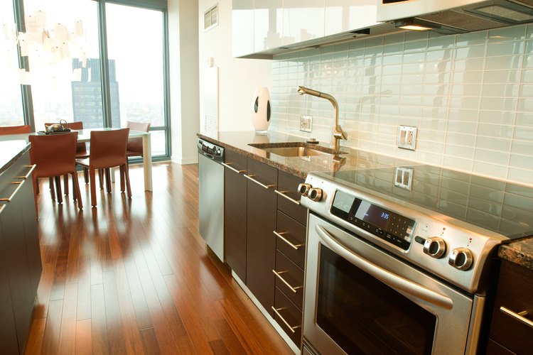 Las cocinas con placas vitro-cerámicas proveen un mayor espacio de trabajo en tu cocina.