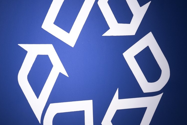 El símbolo universal de las flechas en circulo te permite saber qué producto es reciclable.