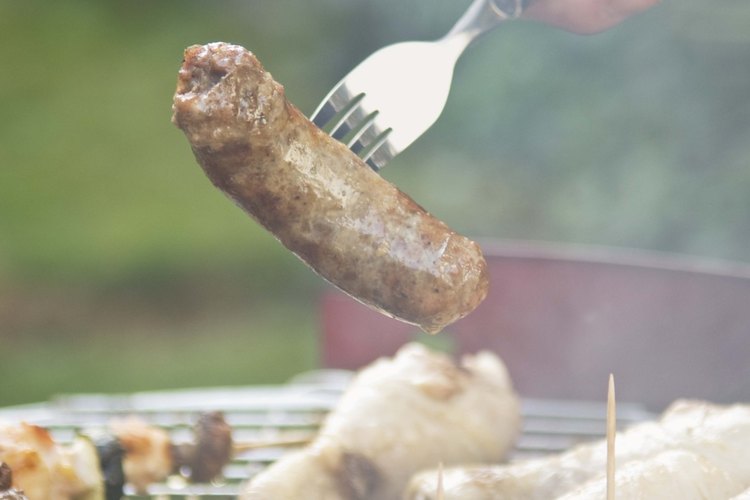 La salchicha de cerdo siempre es una elección popular para un asado.