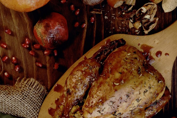 Es importante que sigas las instrucciones de seguridad de alimentos cuando estés manejando un pollo.