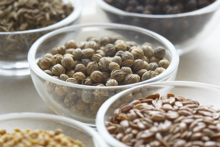 El saber cuáles hierbas usar como sustitutos puede salvar a una receta de arruinarse por una pobre planeación.
