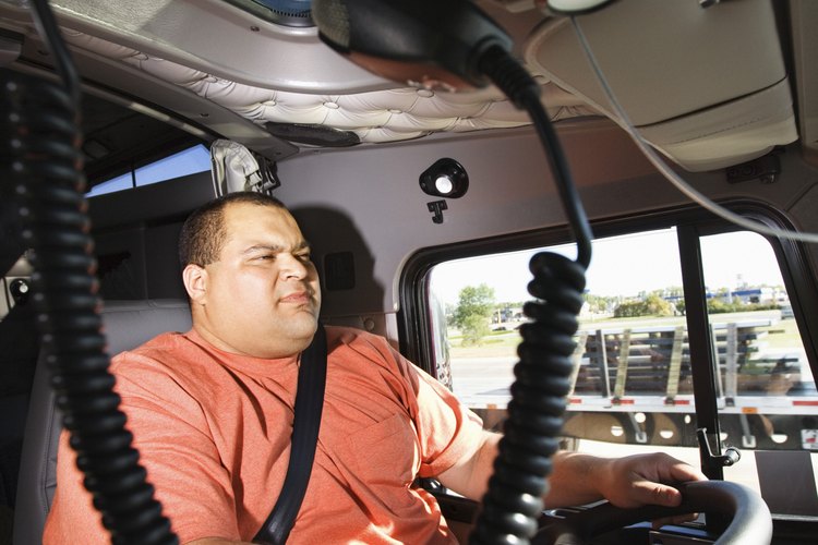 Hay varios empleos con excelentes pagos en la industria camionera.