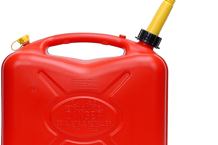 Deshazte del olor a gasolina con estos pasos.