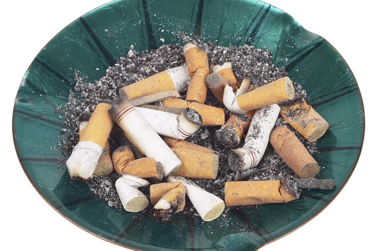 Los purificadores de aire con ionizadores ayudan a quitar el olor a humo.