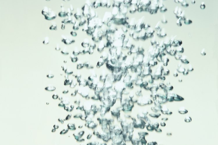 Si sale aire de los caños de retorno de una piscina significa que está ingresando al sistema en algún punto.