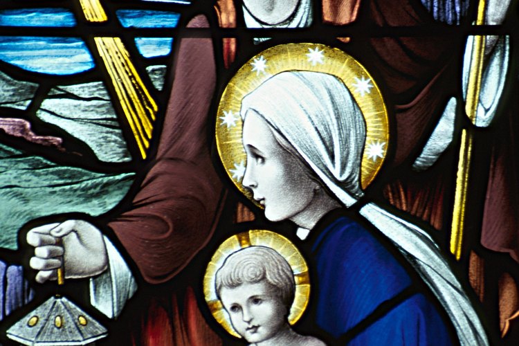 José y María fueron encomendados por Dios para la crianza de Jesús.
