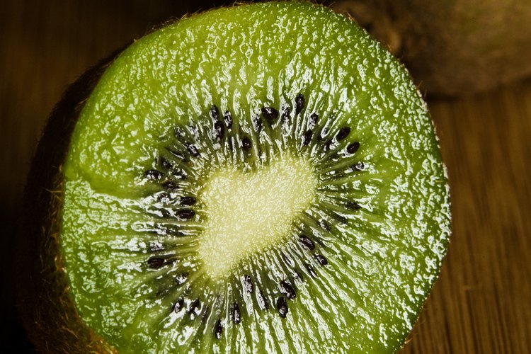 Las semillas en este kiwi parecen ser infinitas.