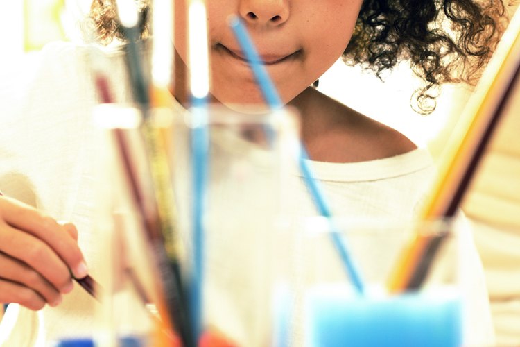 Las actividades artísticas desarrollan habilidades que ayudarán a tu hijo a tener éxito.