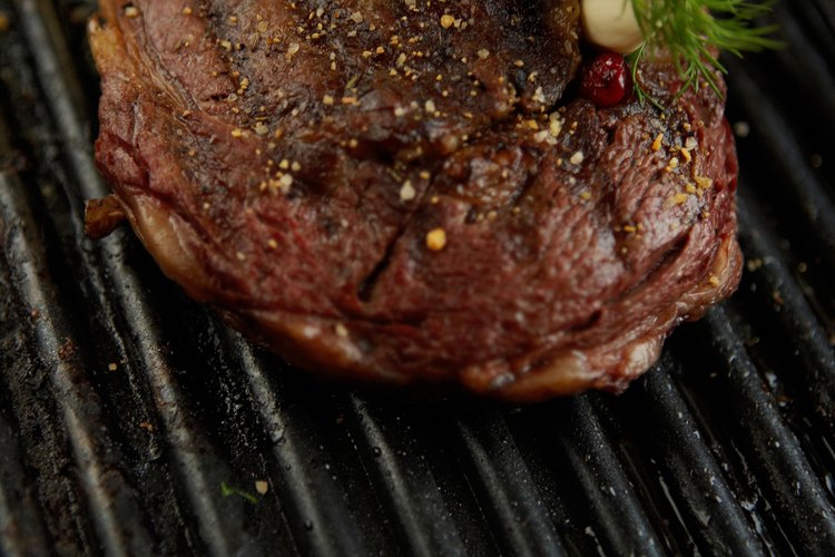 Las parrillas eléctricas suelen tener superficies de cocina antiadherentes.