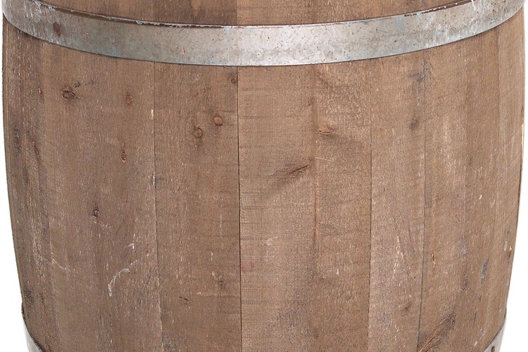 Los barriles de madera a medida son una opción atractiva para almacenar grandes cantidades de cerveza.
