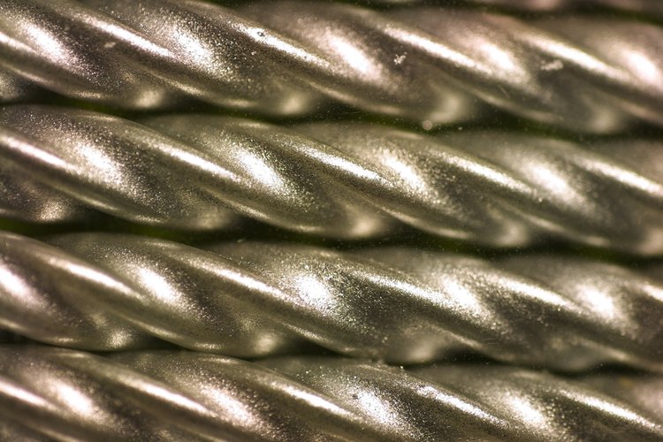 La lista de industrias que lo utilizan para la fabricación de sus productos es muy amplia debido a la versatilidad que encuentran en este tipo de acero.
