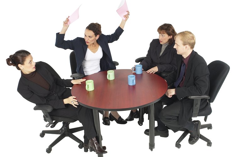 Reconoce y lidia con las dificultadas de los empleados antes de que se salgan de control.