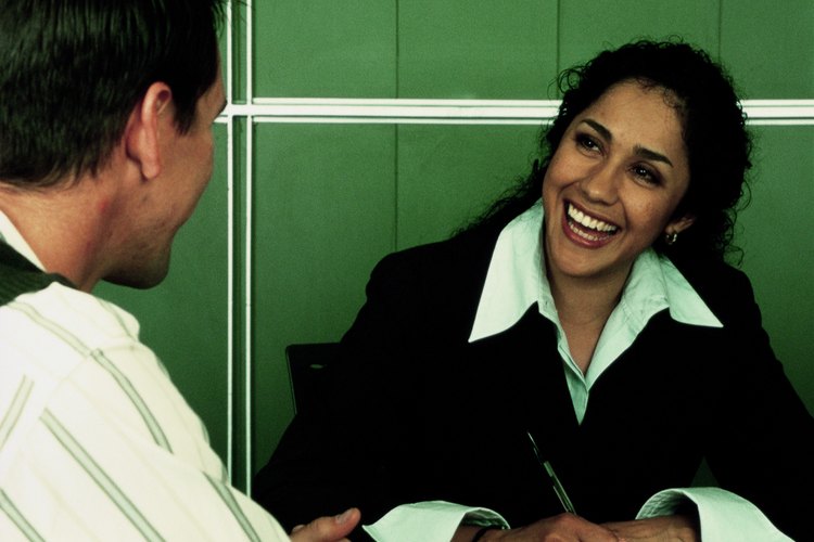 Las cartas de solicitud, hayan sido pedidas o no por la empresa, se utilizan para conseguir entrevistas de trabajo.