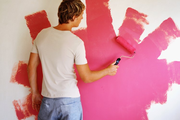 Hay algunas técnicas para aclarar pintura luego de haberla aplicado a una superficie.