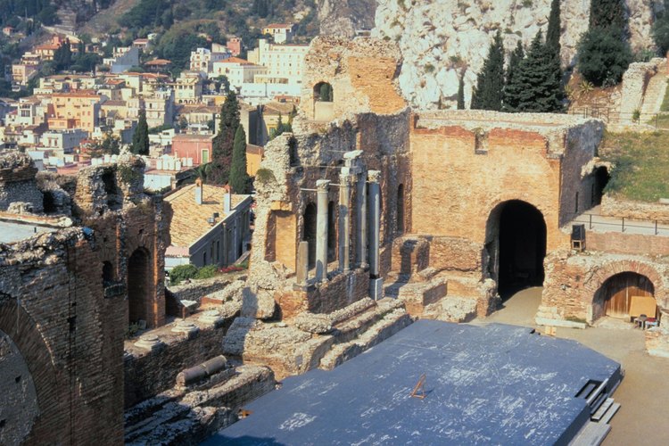 El Anfiteatro griego de Taormina se puede ver si haces una caminata tú mismo.