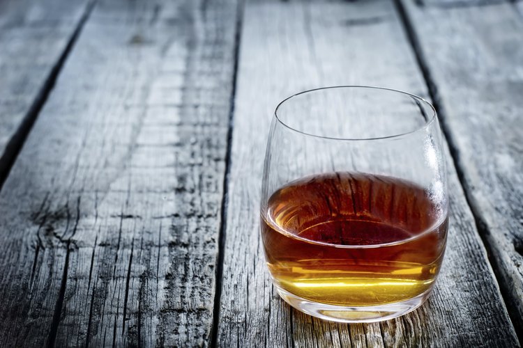 El aguardiente de manzana sirve de perfecto sustituto al whisky en la mayoría de los cócteles.