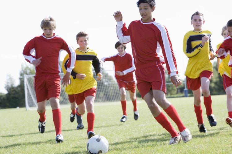 Los deportes pueden ser una actividad saludable para adolescentes, además, el deporte los mantiene ocupados.