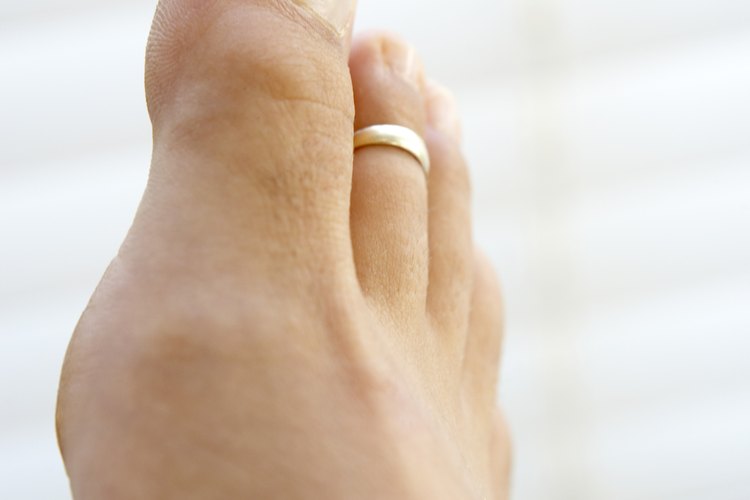 La historia del anillo del dedo del pie.