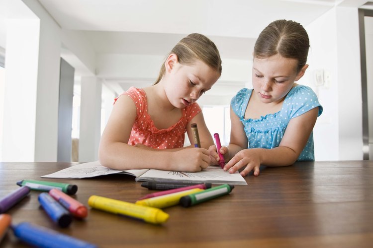 Puedes ayudar a los niños a visualizar a Dios a través de dibujos.