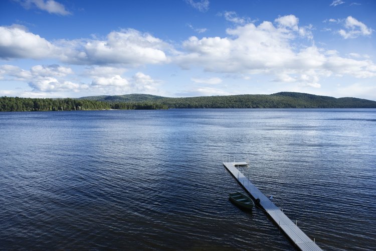 El área alrededor de Long Lake tiene una variedad de opciones para acampar.