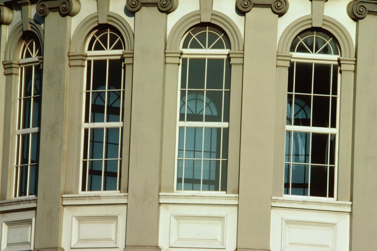 Las ventanas salientes tienen una curva más refinada que las saledizas.