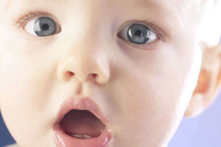 Es probable que te parezca que tu bebé quiere comer más de lo que crees que debería comer.